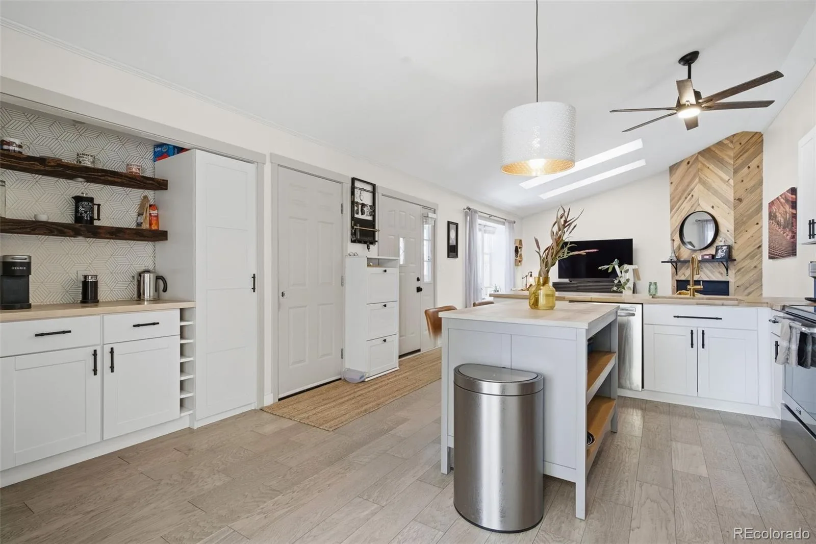 9574 W Elmhurst Place Littleton CO 80128 | MLS #REC7207888 07162026224817 1600 4