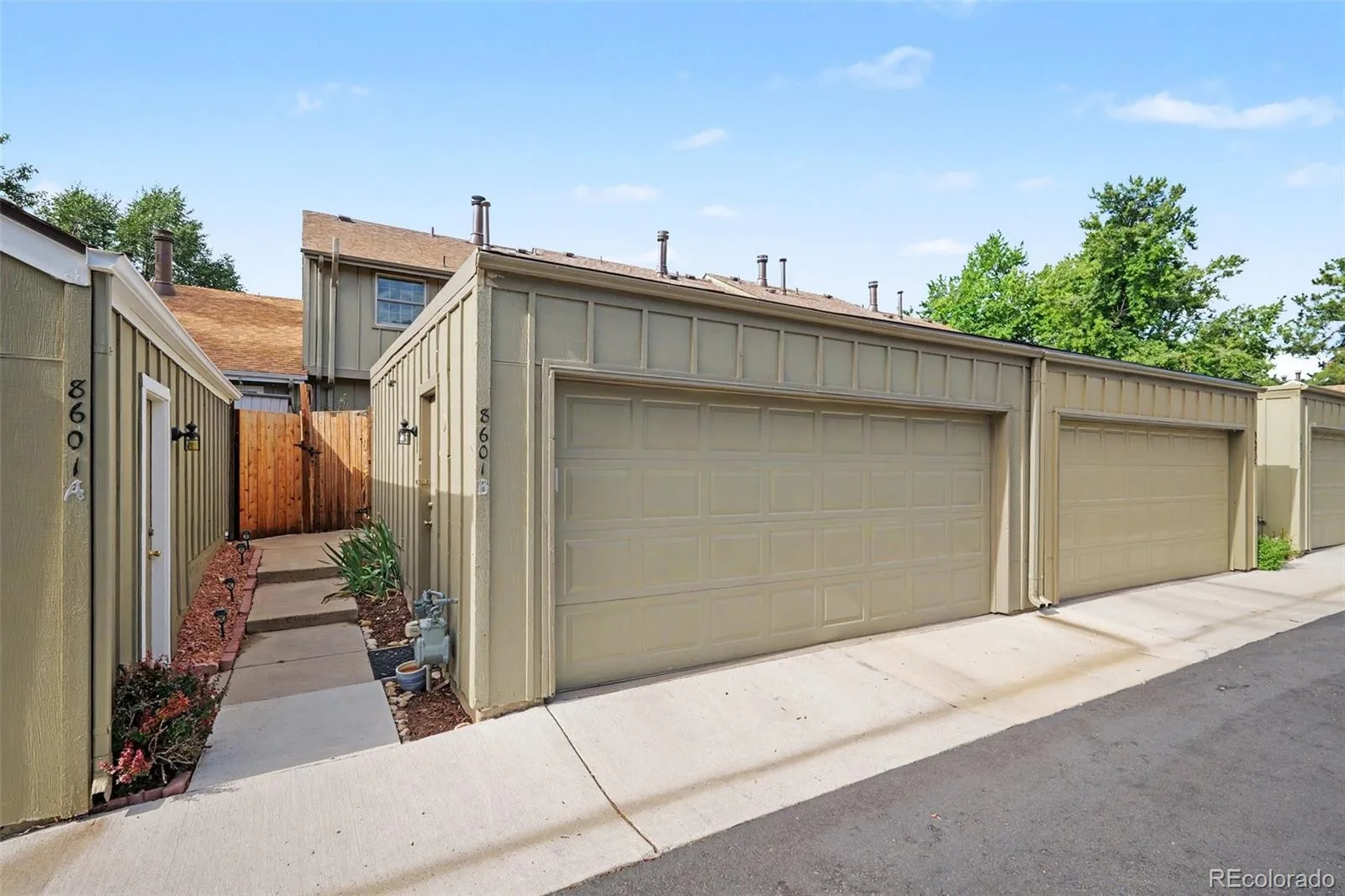 8601 E Yale Avenue #B Denver CO 80231 MLS #REC7210681 07212026174018 1600 18