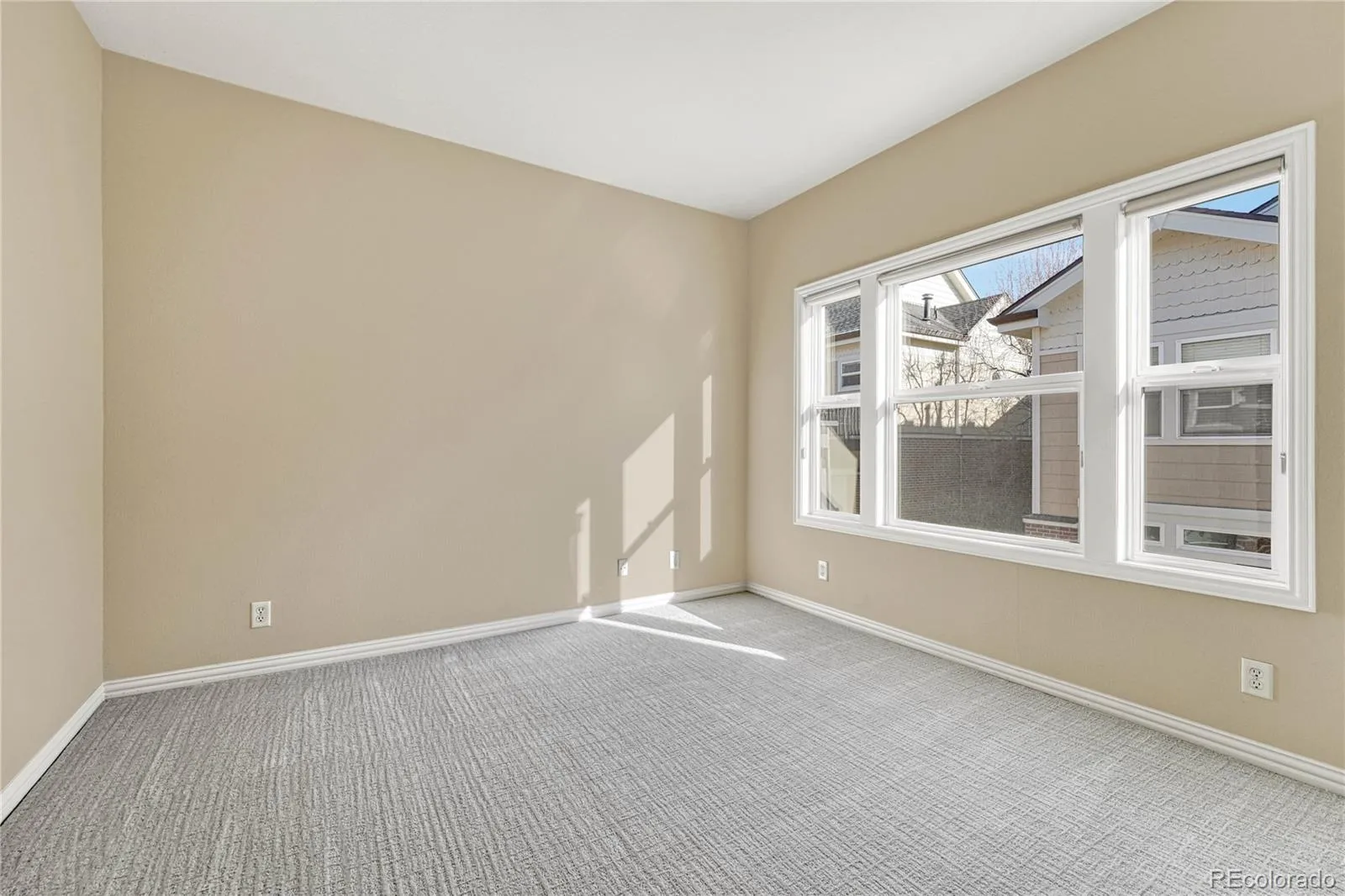 04032026220020 1600 24