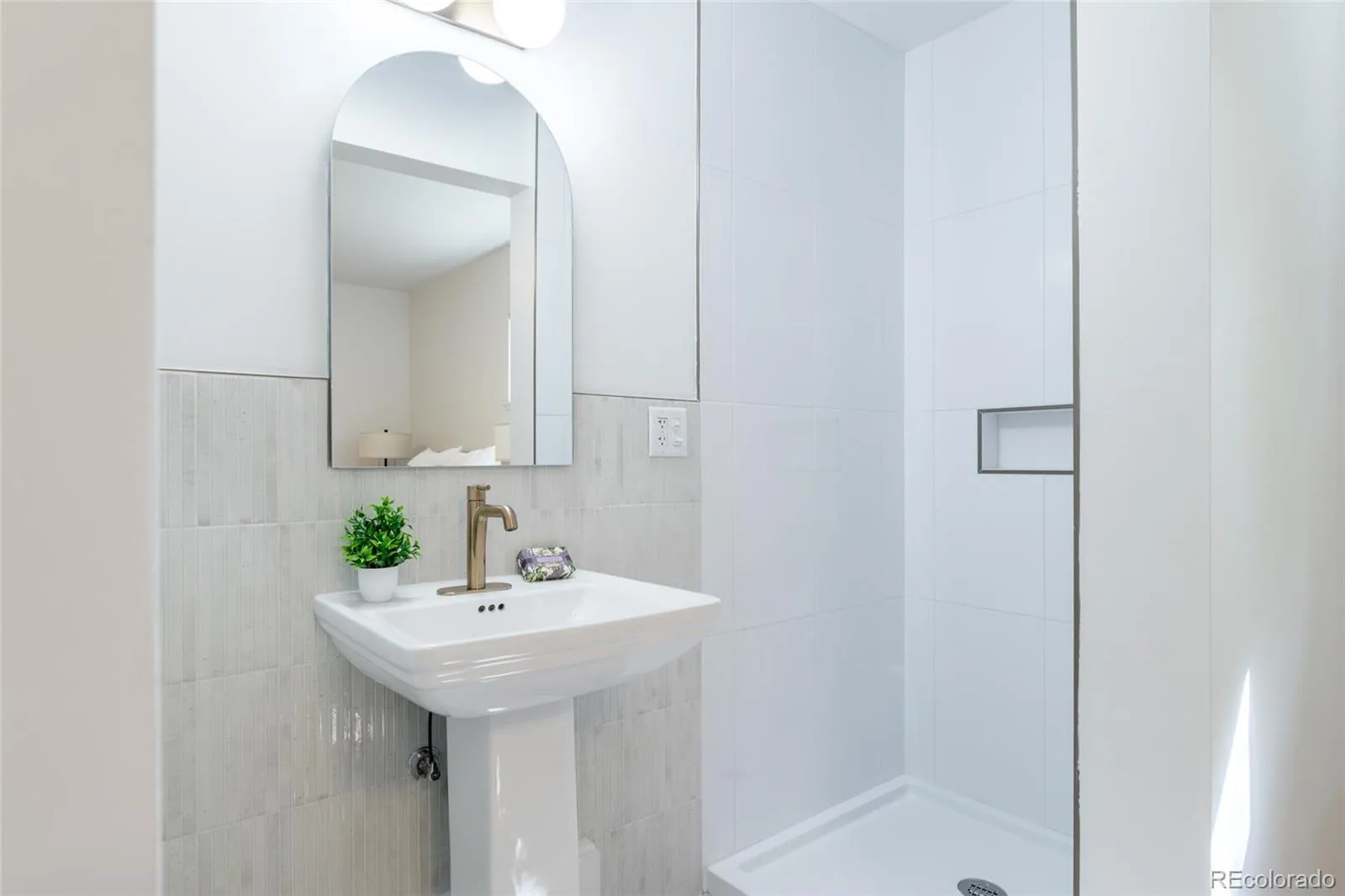 1532 S Grape Street Denver CO 80222 MLS #REC7211401 05122026042140 1600 11