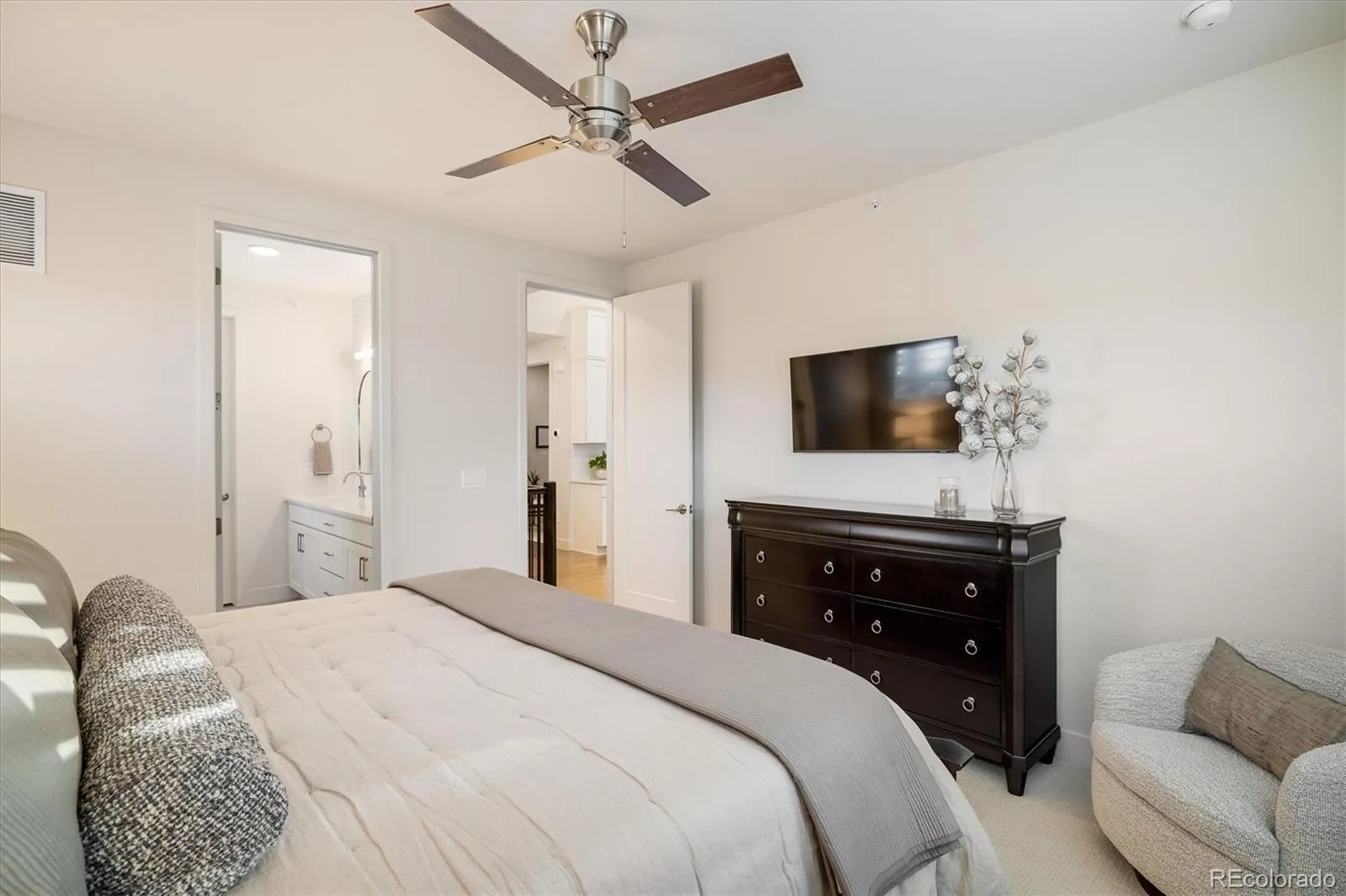 04082026192029 1600 11