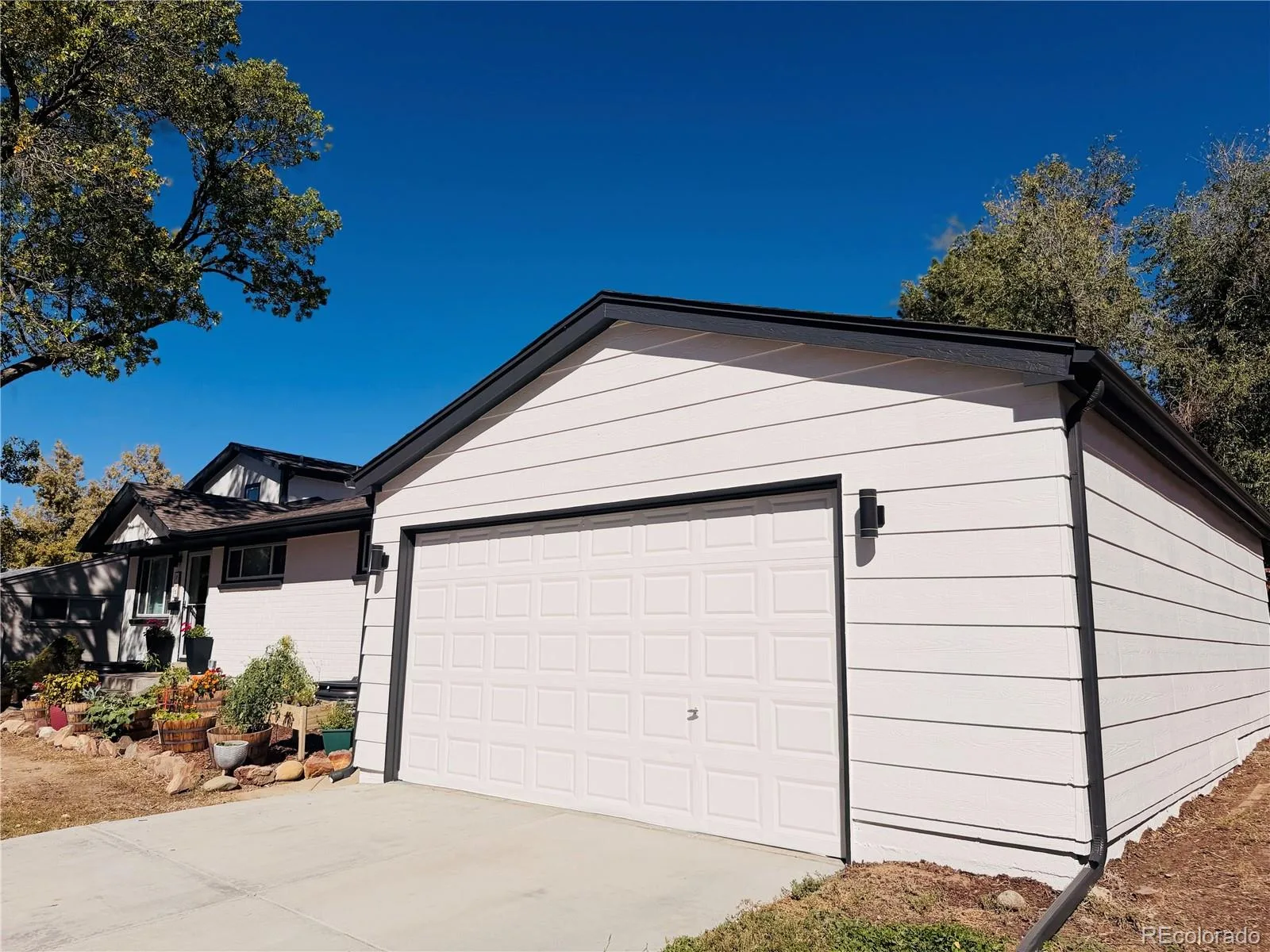 705 W Nassau Way Englewood CO 80110 | MLS #REC7213957 10162026232558 1600 40
