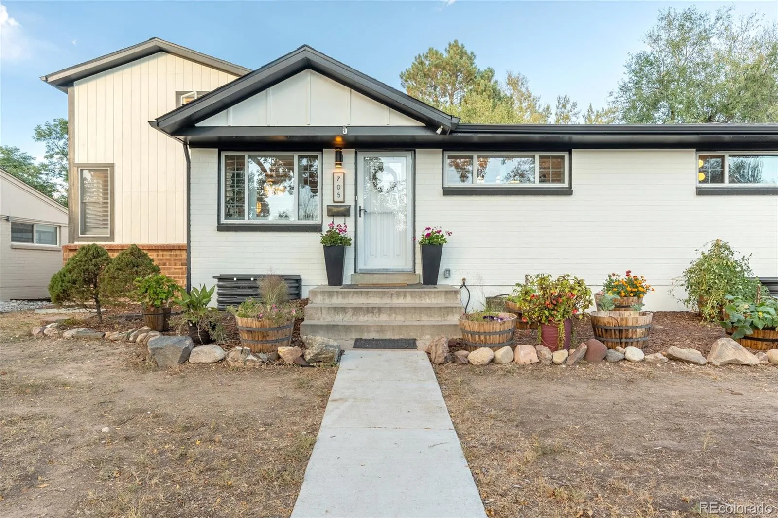 705 W Nassau Way Englewood CO 80110 | MLS #REC7213957 10162026232558 1600 44