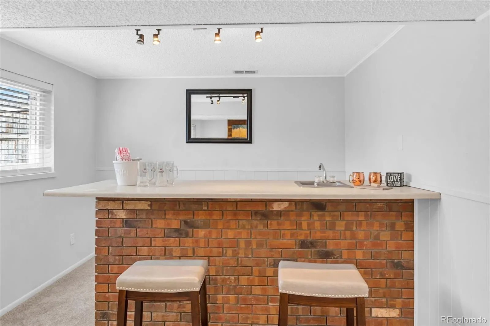 03232026210457 1600 16