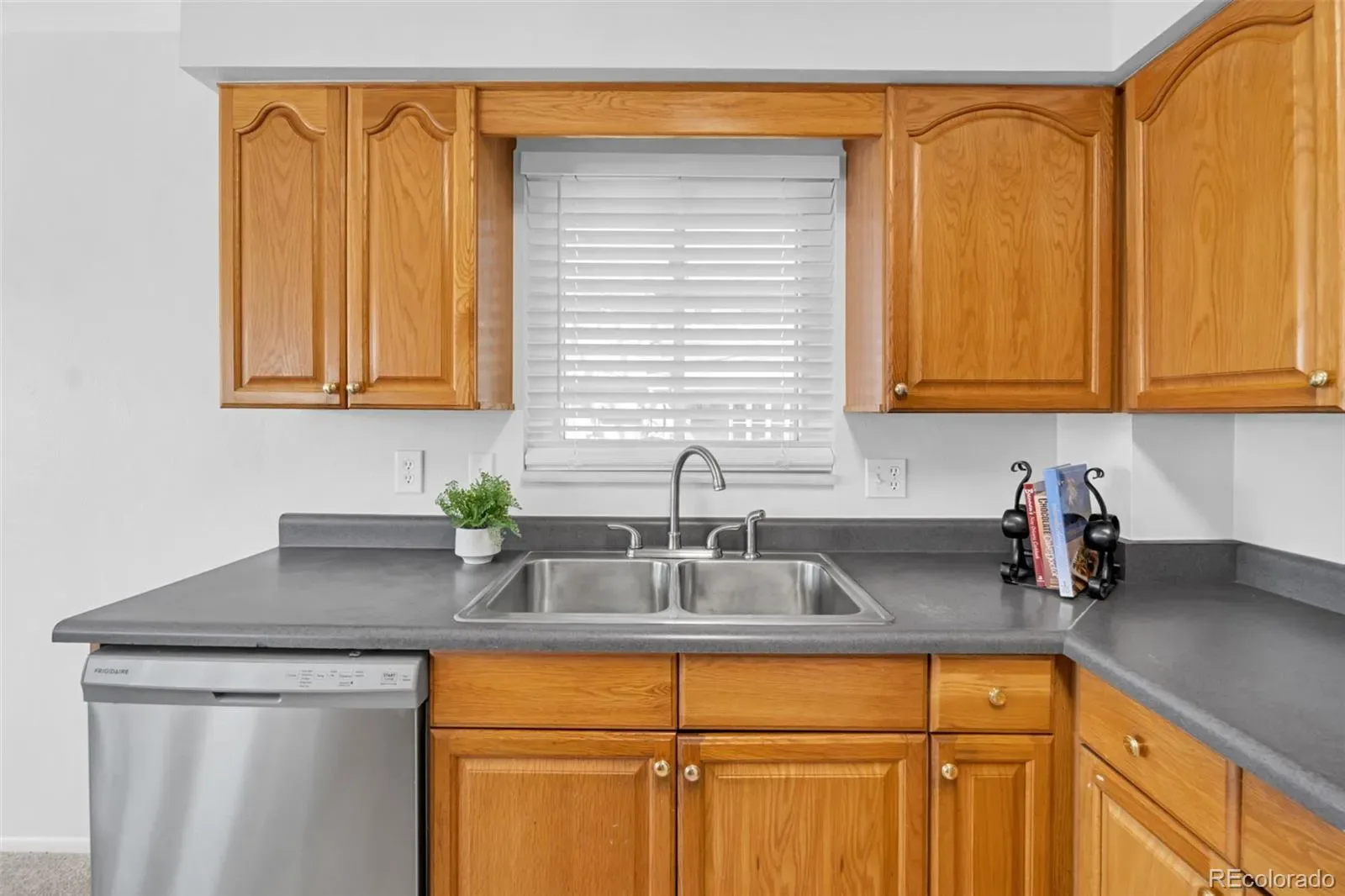 03232026210457 1600 6