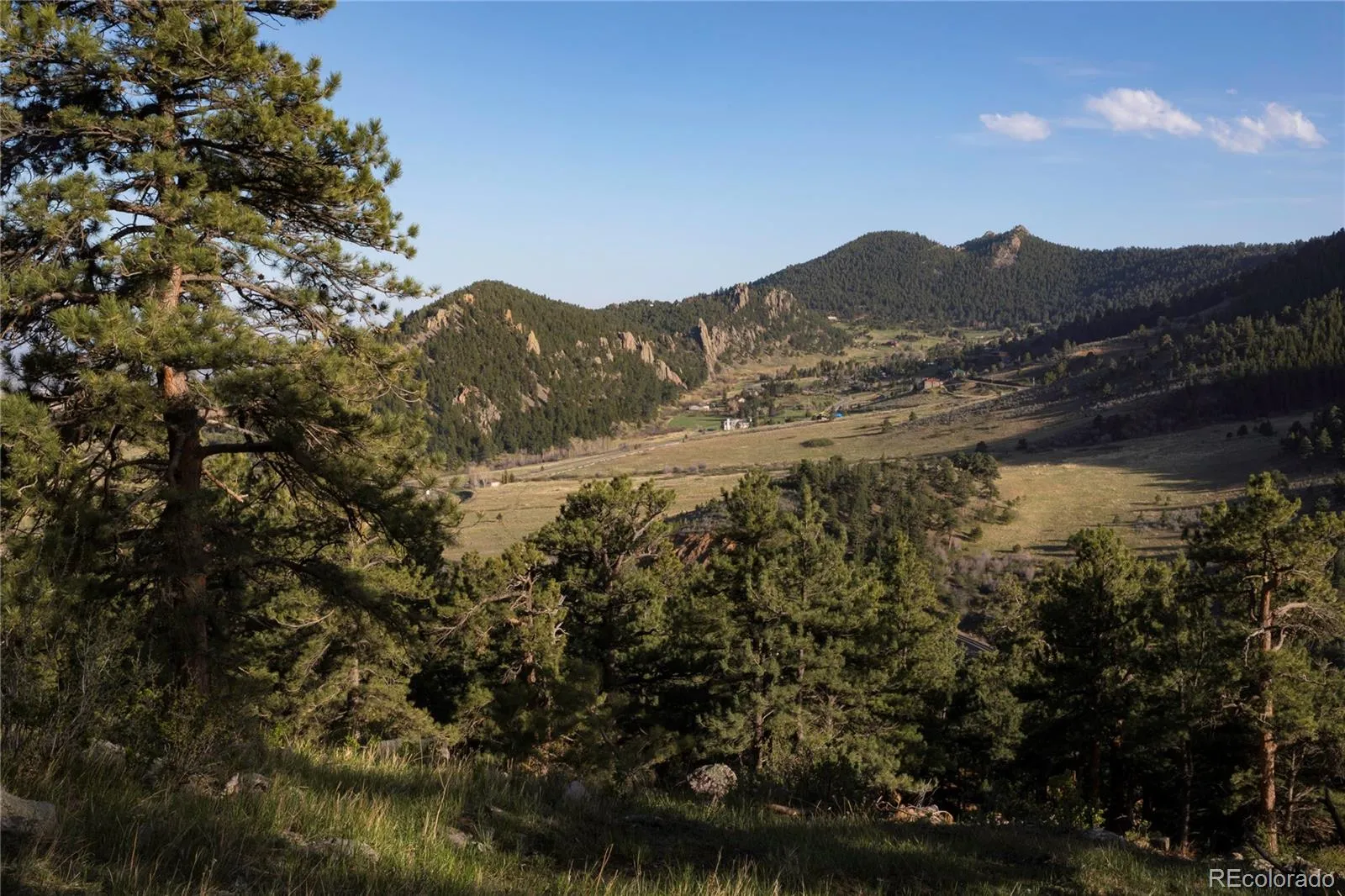 73 Canyon Pines Drive Arvada CO 80403 | MLS #REC7222167 04292026190645 1600 6