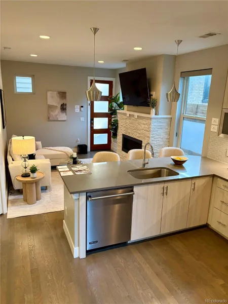 558 Madison Street Denver CO 80206 MLS #REC7225354 06142026031945 800 4