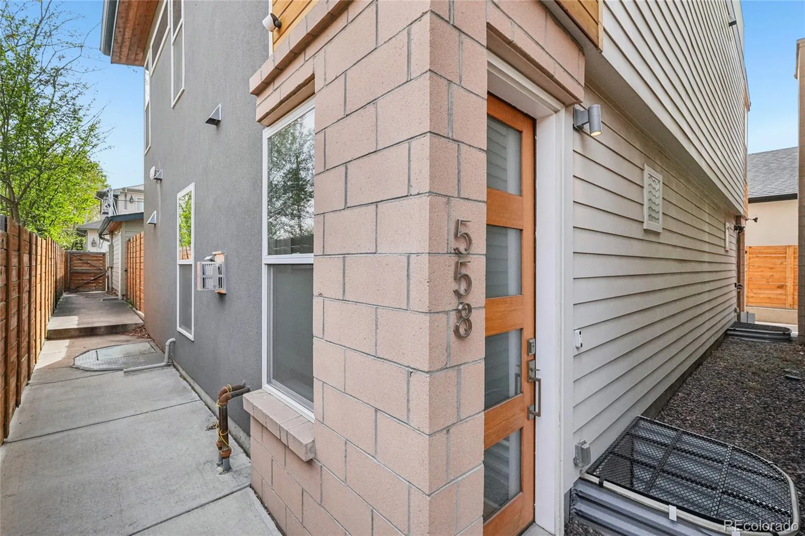 558 Madison Street Denver CO 80206 | MLS #REC7225354 08102026202924 1600 28