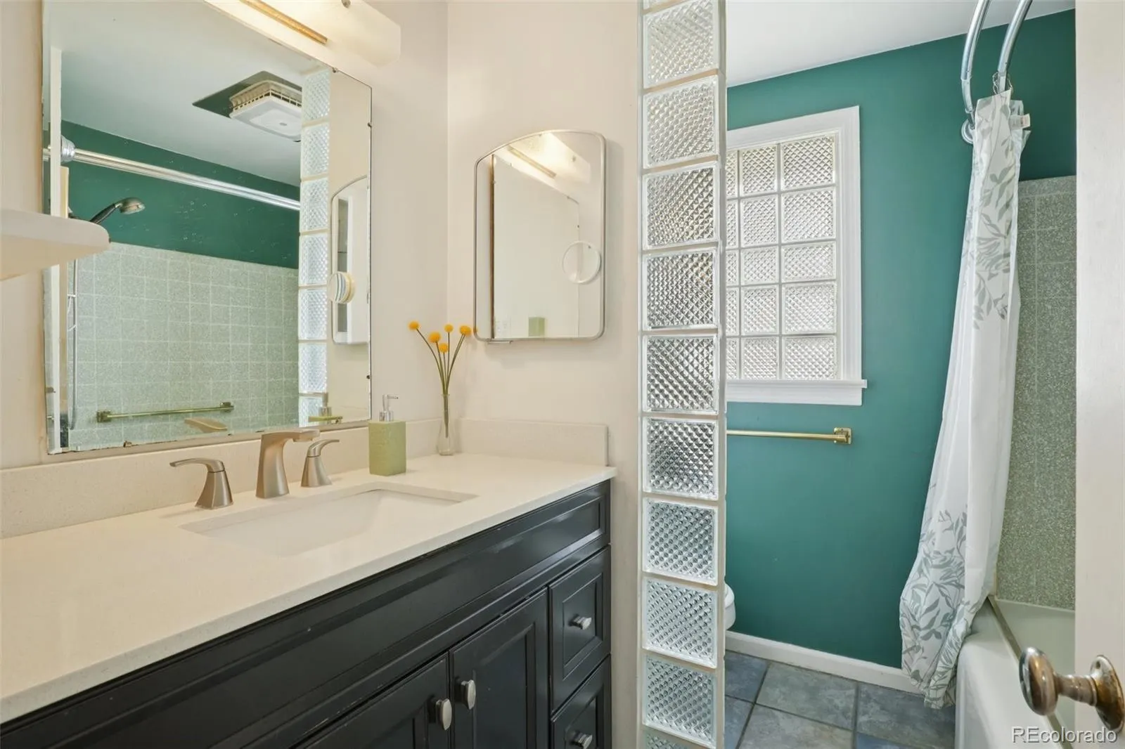 1110 S Quitman Street Denver CO 80219 MLS #REC7227091 04272026214020 1600 22