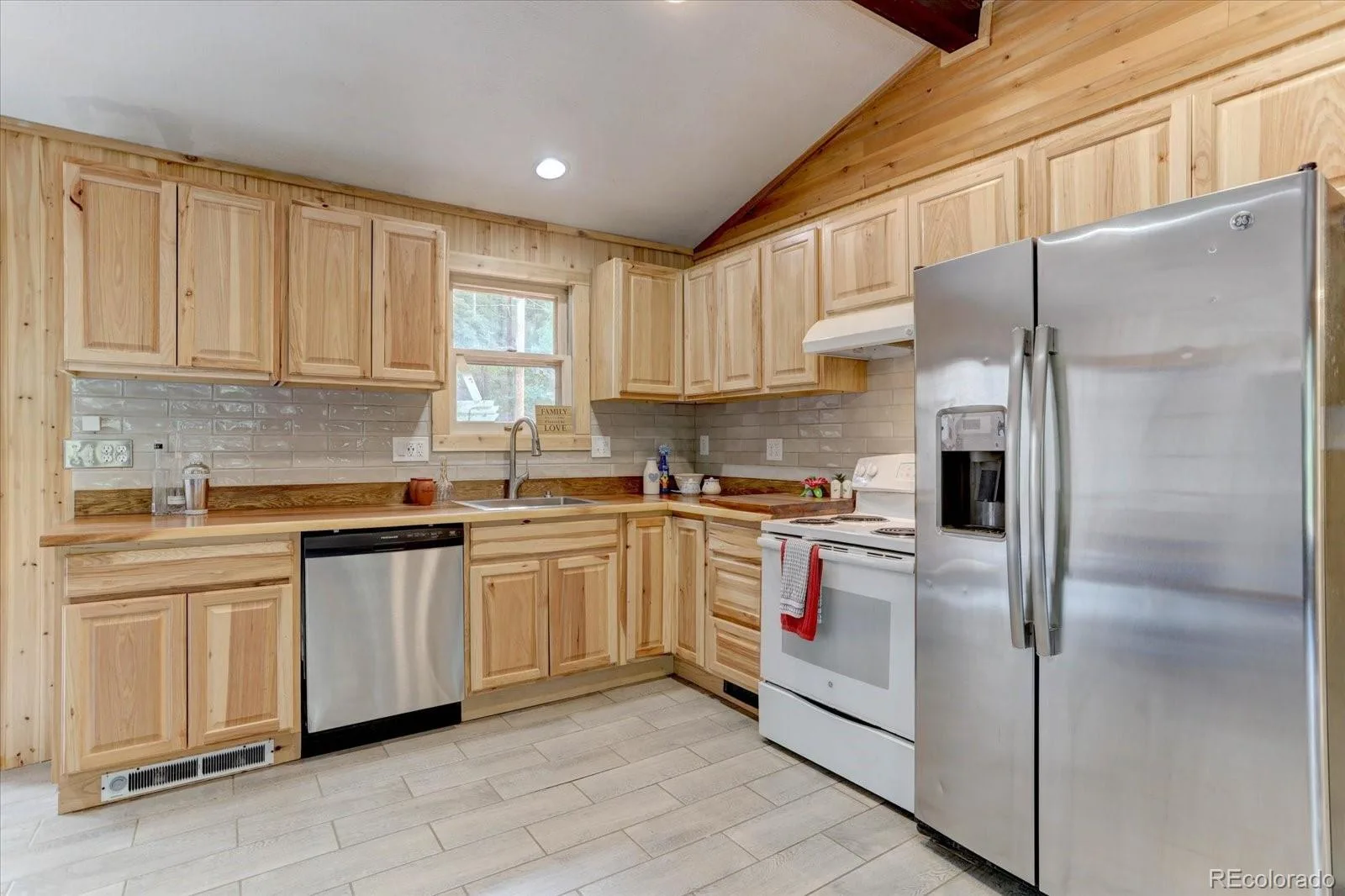 8226 S Brook Forest Road Evergreen CO 80439 | MLS #REC7233288 07242026214212 1600 6