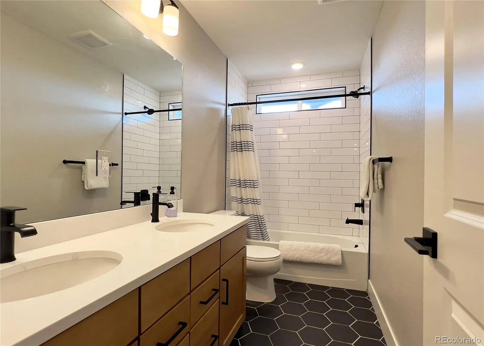 17303 W 93rd Place Arvada CO 80007 MLS #REC7238959 04242026185808 1600 31