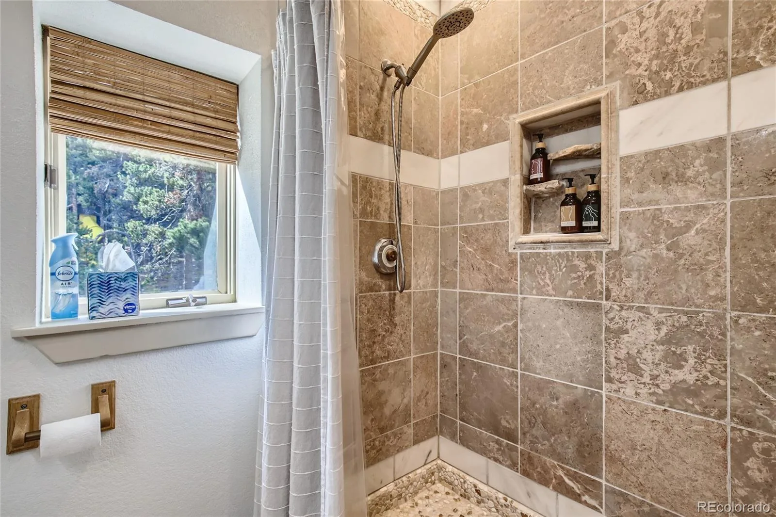 133 Linn Lane Golden CO 80403 | MLS #REC7241060 08212026230308 1600 14