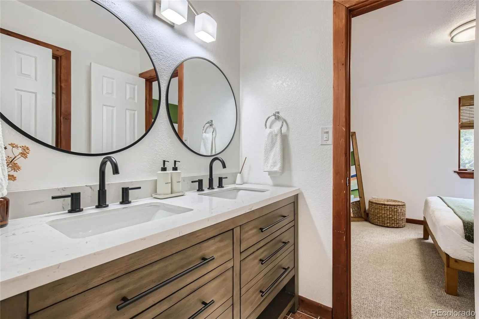 133 Linn Lane Golden CO 80403 | MLS #REC7241060 08212026230308 1600 16