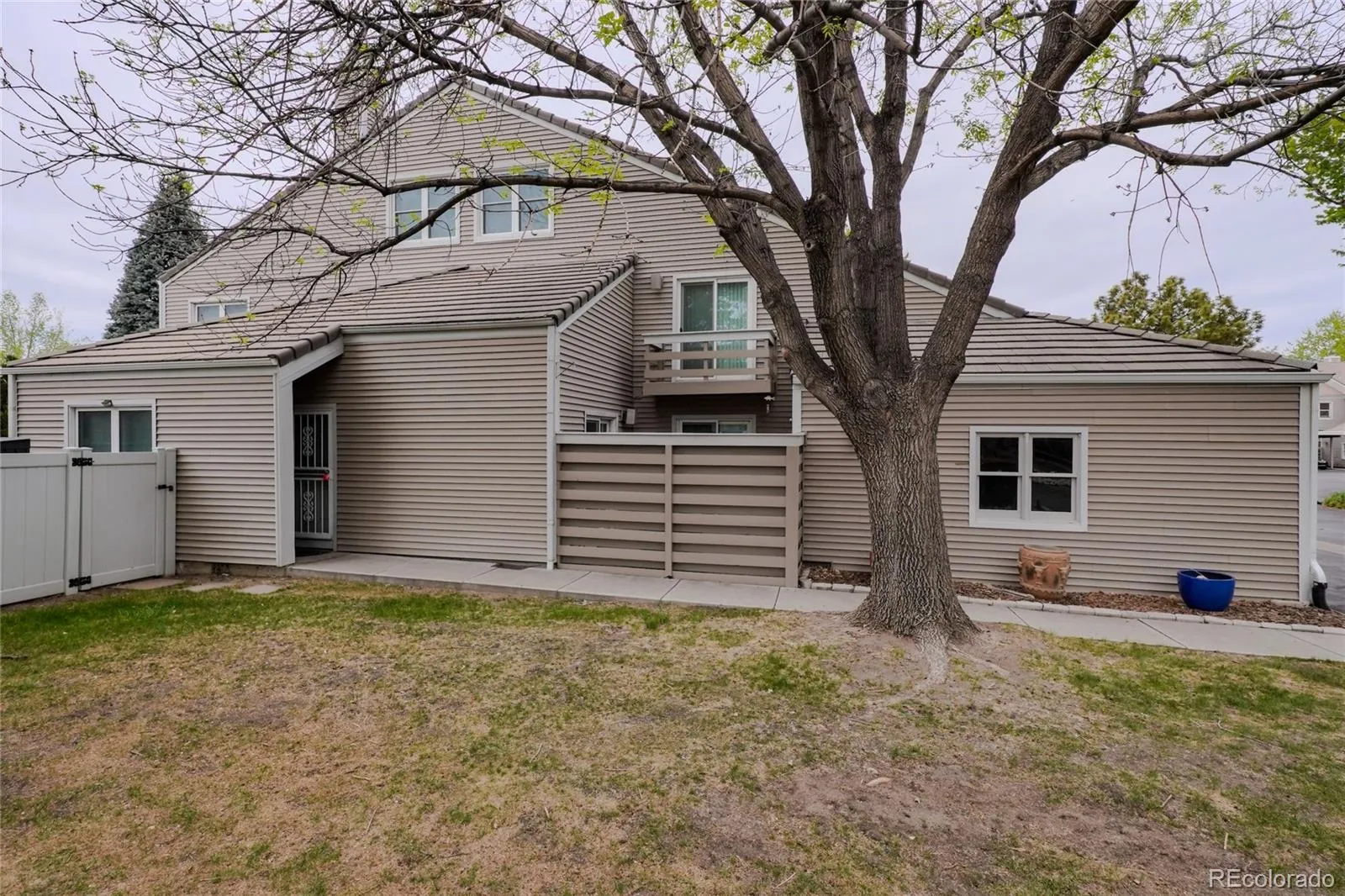 2267 S Yosemite Circle Denver CO 80231 MLS #REC7256448 05072026163044 1600 0