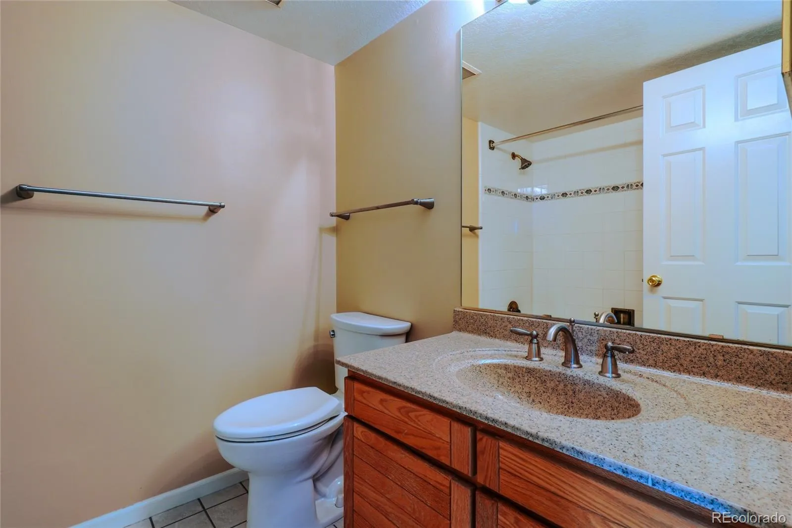2267 S Yosemite Circle Denver CO 80231 MLS #REC7256448 05072026163044 1600 26