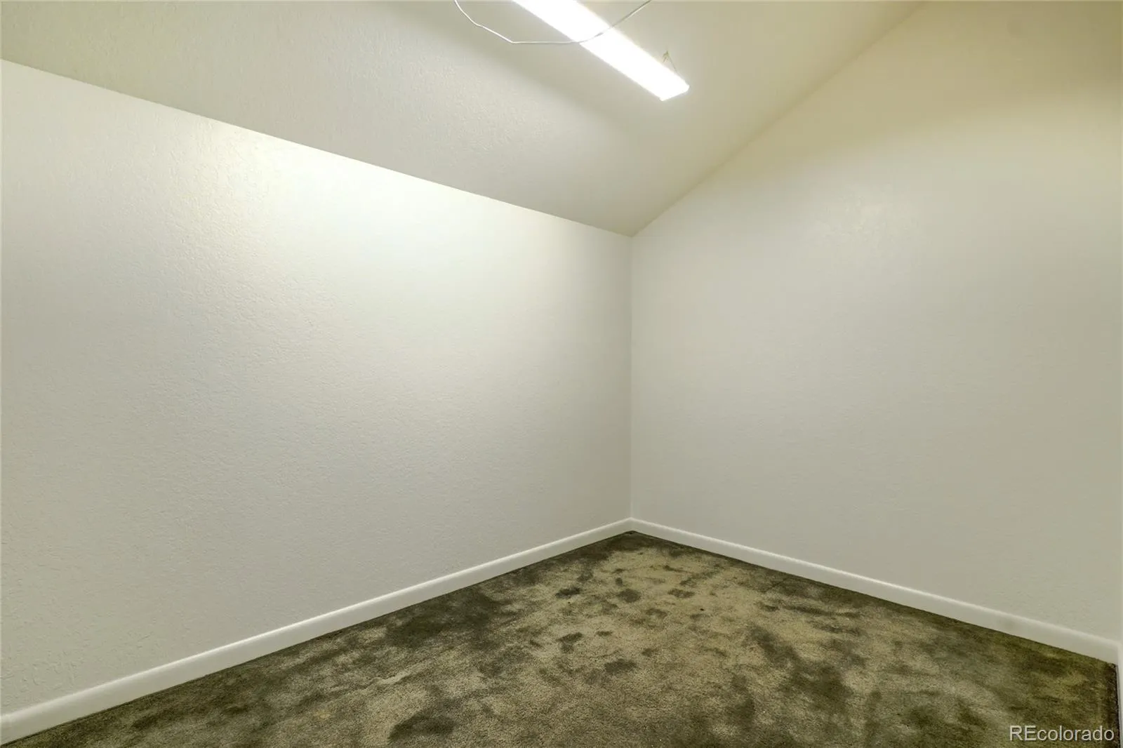 2267 S Yosemite Circle Denver CO 80231 MLS #REC7256448 05072026163044 1600 30