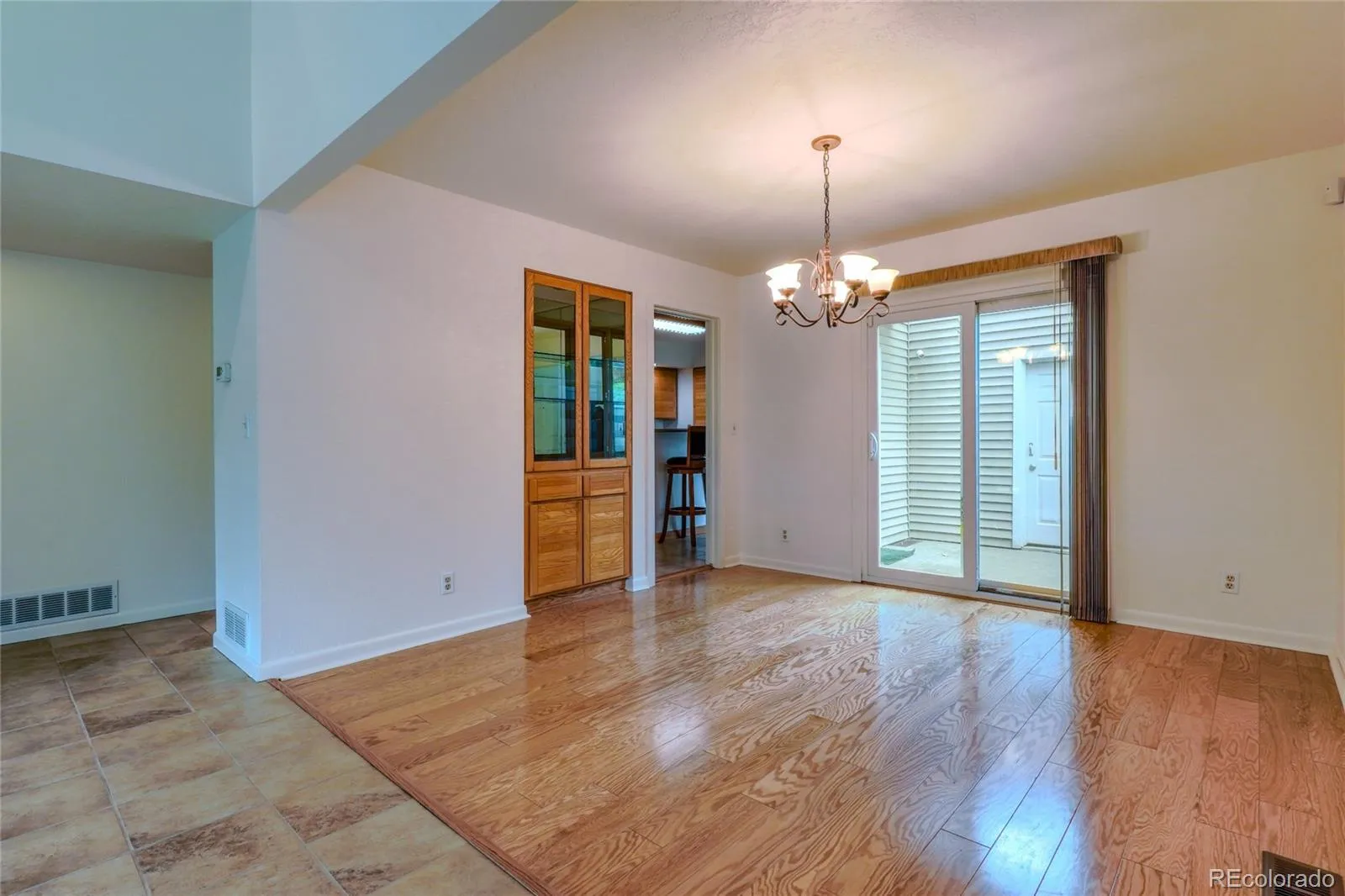 2267 S Yosemite Circle Denver CO 80231 MLS #REC7256448 05072026163044 1600 5