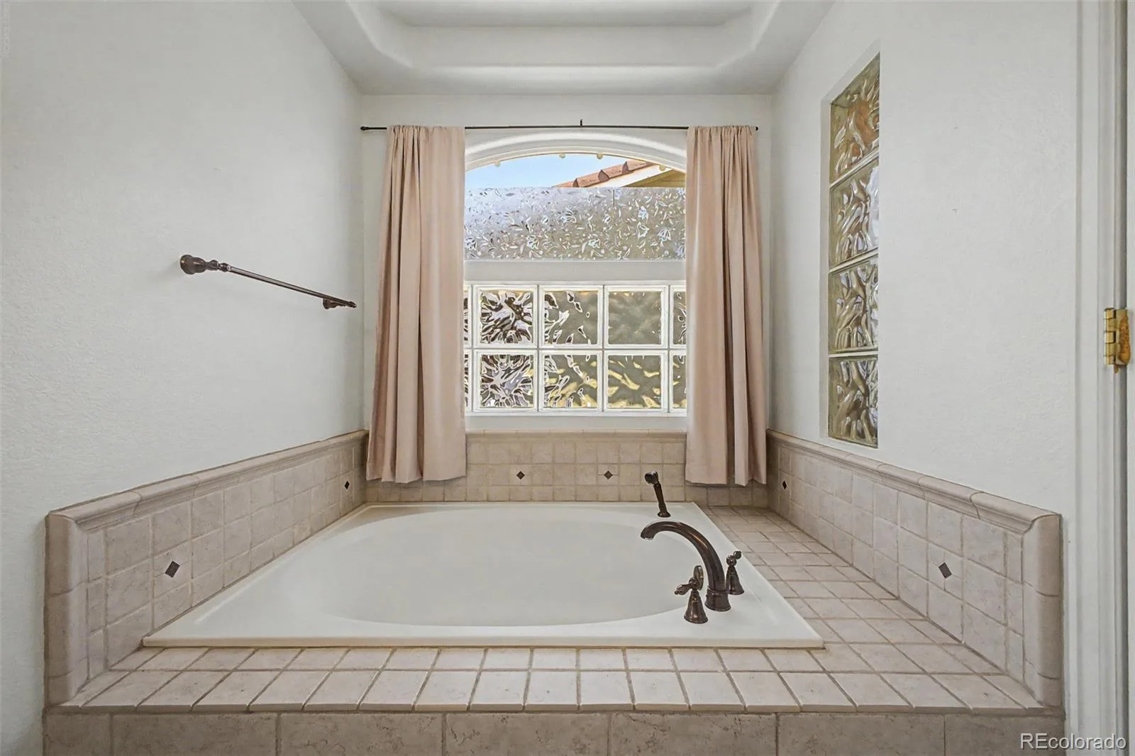 9154 Anasazi Indian Trail Littleton CO 80129 | MLS #REC7259098 07032026180629 1600 22