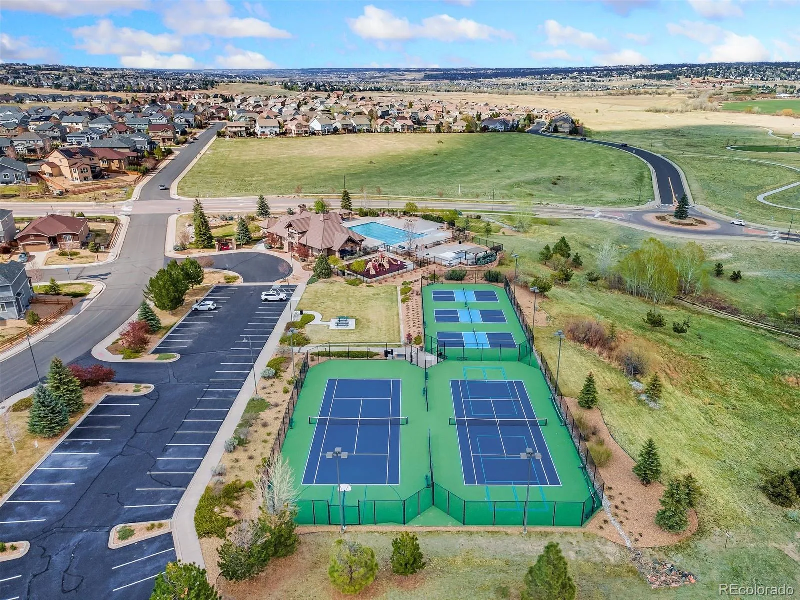 6230 Blue Water Circle Castle Rock CO 80108 | MLS #REC7259273 07252026172439 1600 34