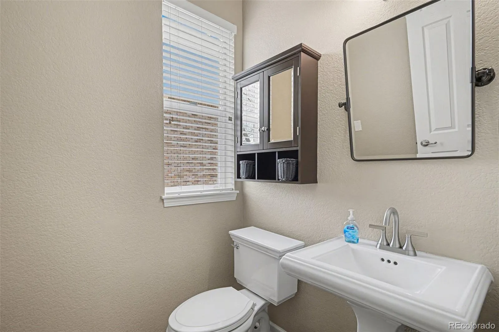 24871 E Ontario Drive Aurora CO 80016 MLS #REC7259798 04172026035349 1600 16