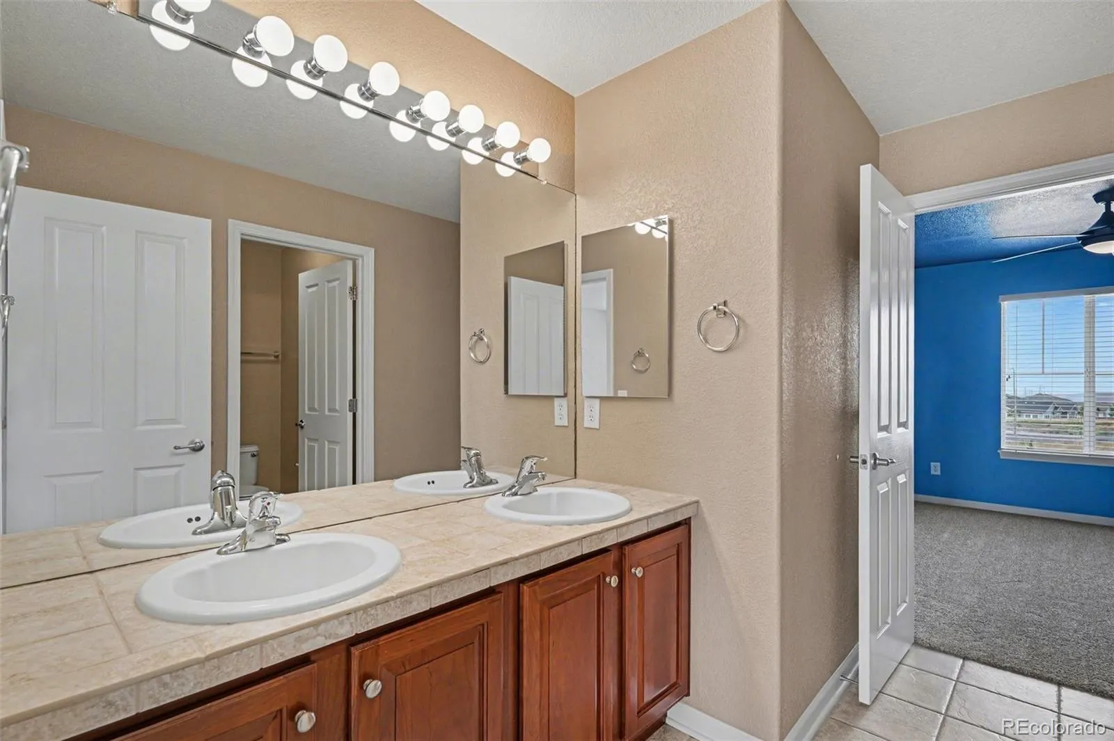24871 E Ontario Drive Aurora CO 80016 MLS #REC7259798 04172026035349 1600 31