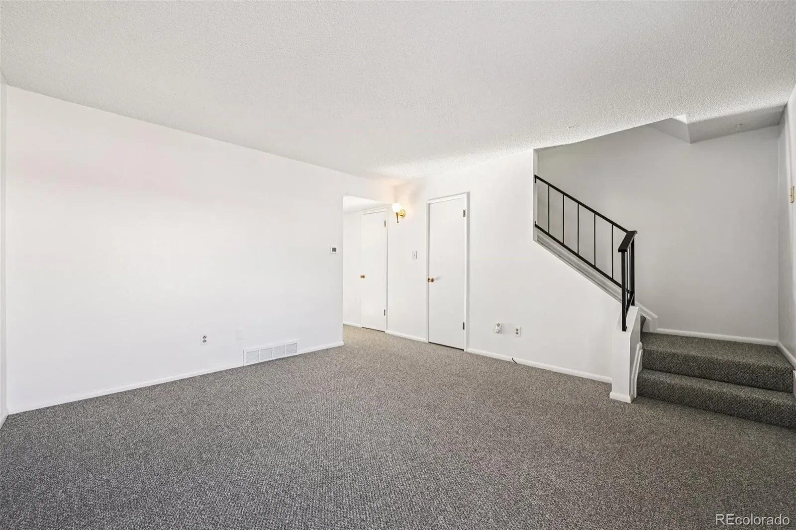 12588 W Virginia Avenue Lakewood CO 80228 MLS #REC7260294 03242026210447 1600 6