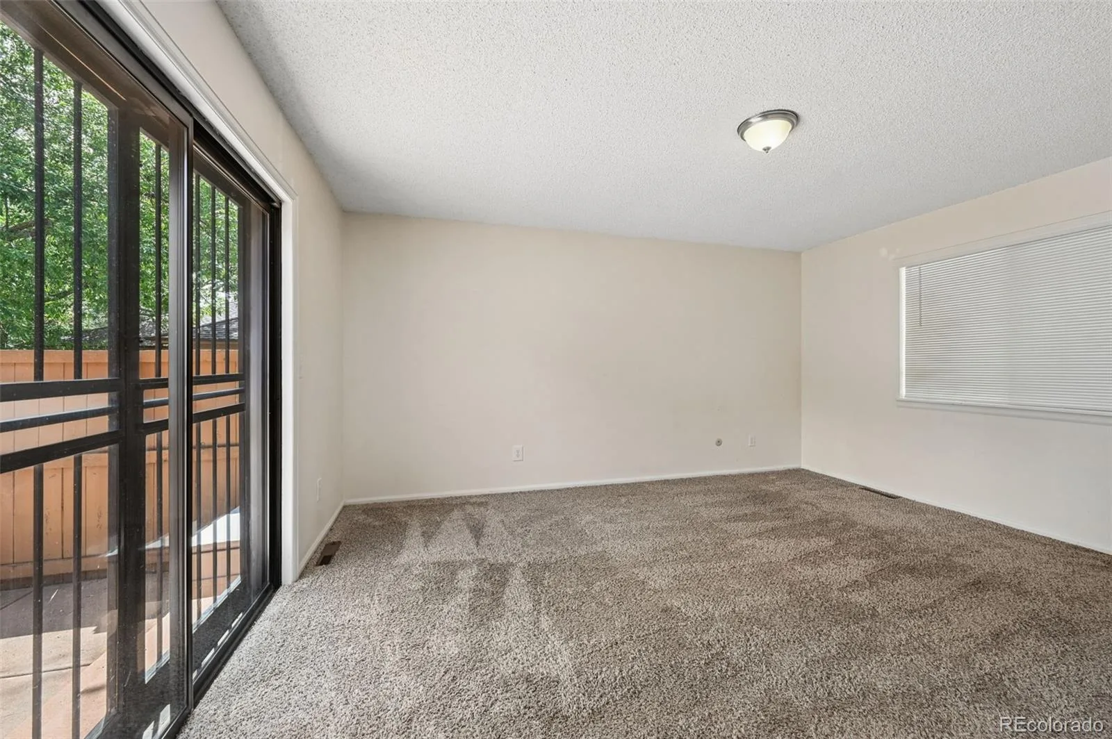 82 S Eagle Circle Aurora CO 80012 MLS #REC7261480 06102026211221 1600 11