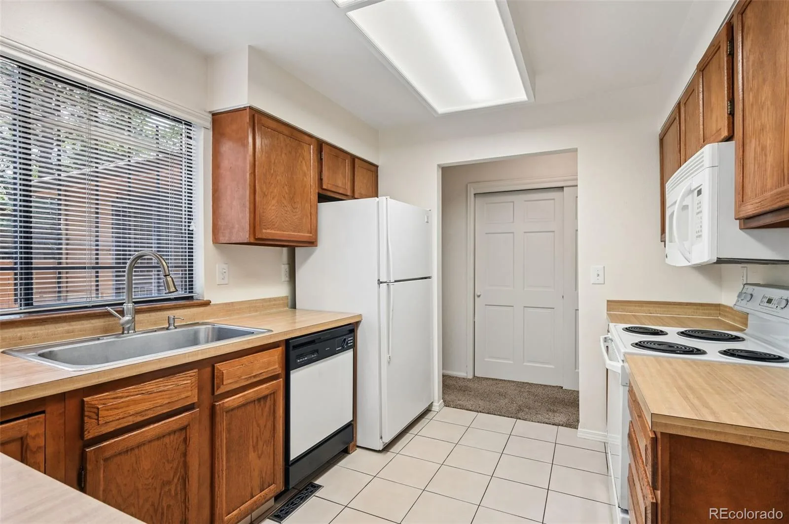 82 S Eagle Circle Aurora CO 80012 MLS #REC7261480 06102026211221 1600 4