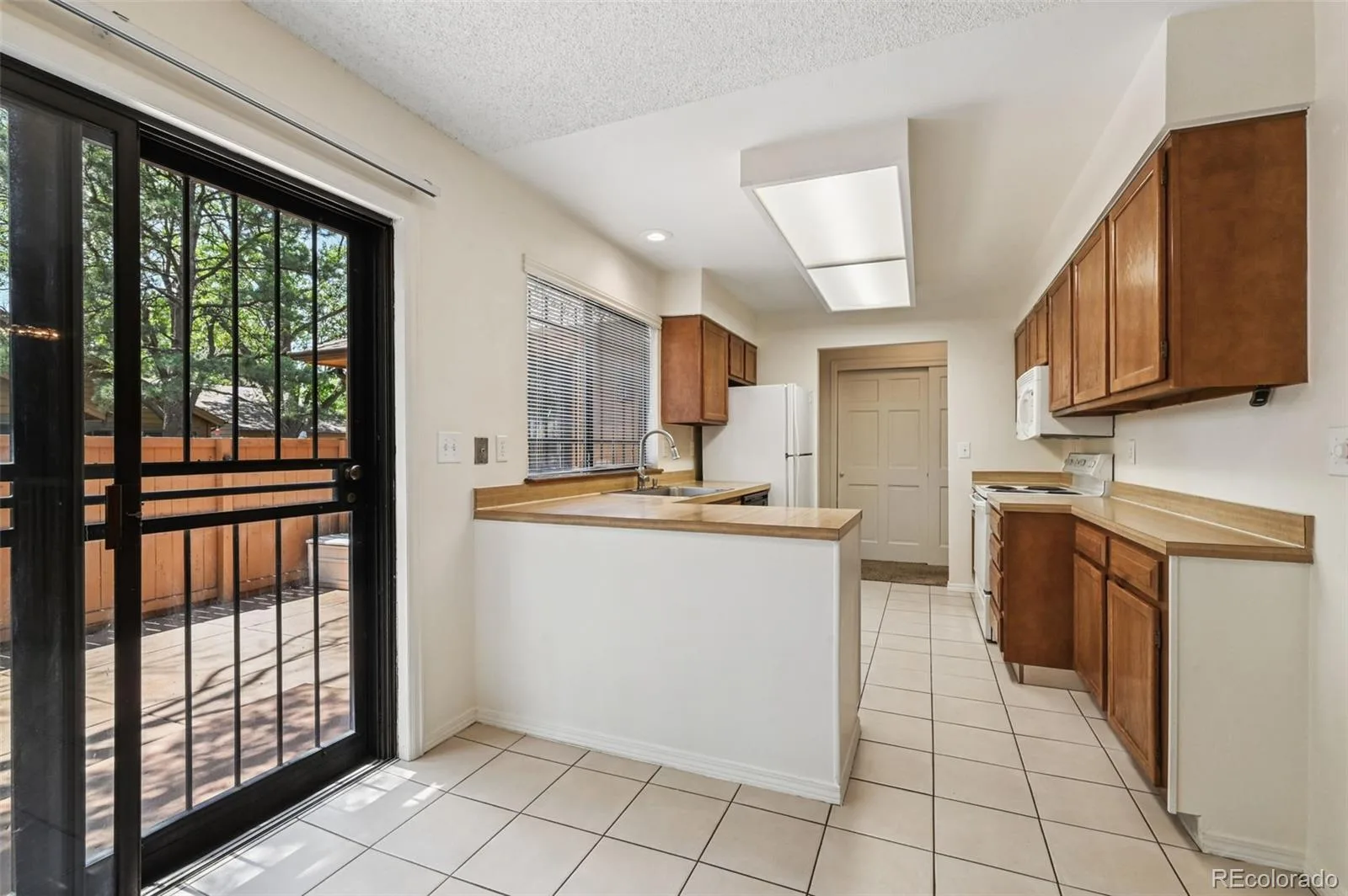 82 S Eagle Circle Aurora CO 80012 MLS #REC7261480 06102026211221 1600 5