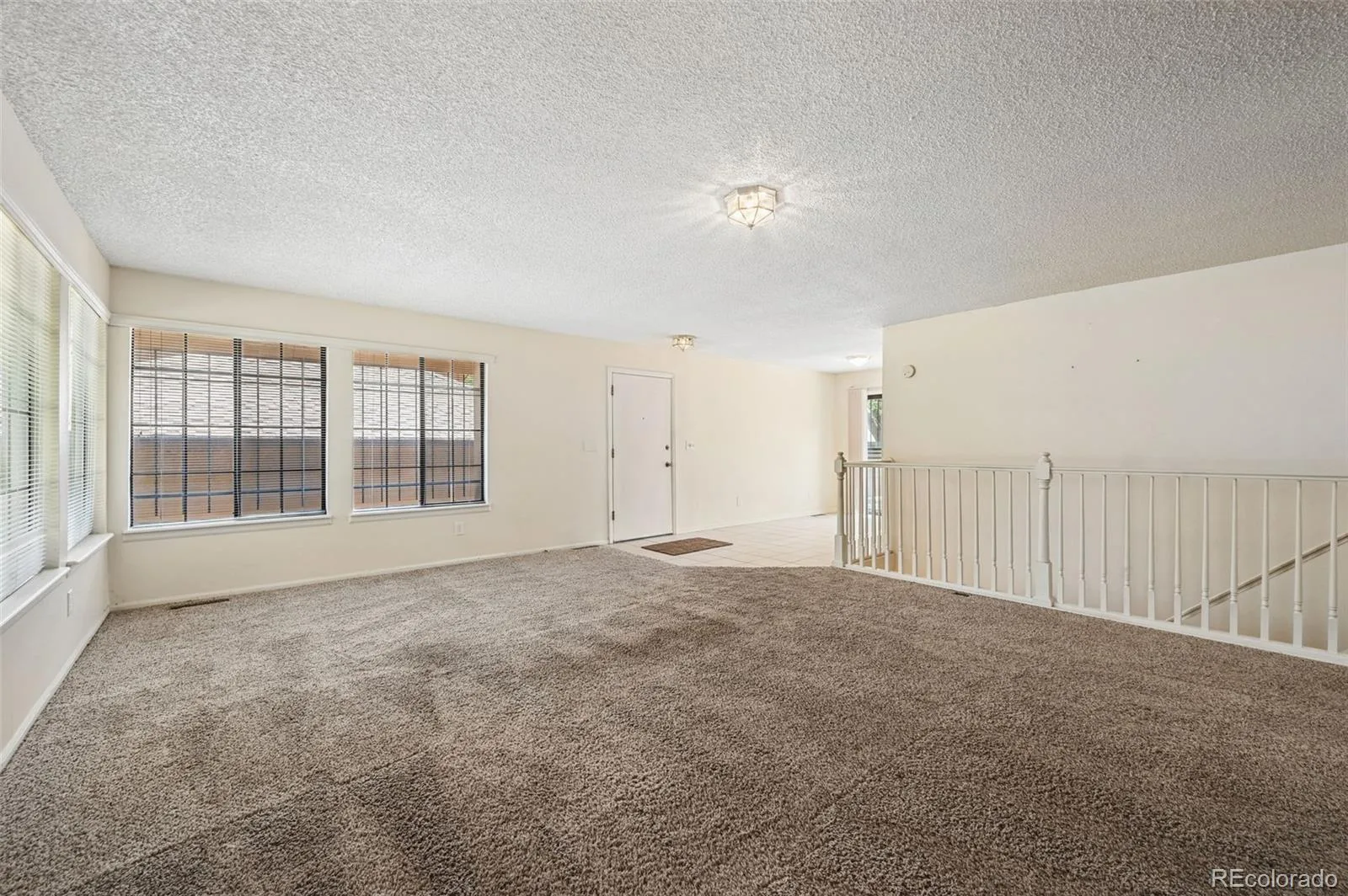 82 S Eagle Circle Aurora CO 80012 MLS #REC7261480 06102026211221 1600 7