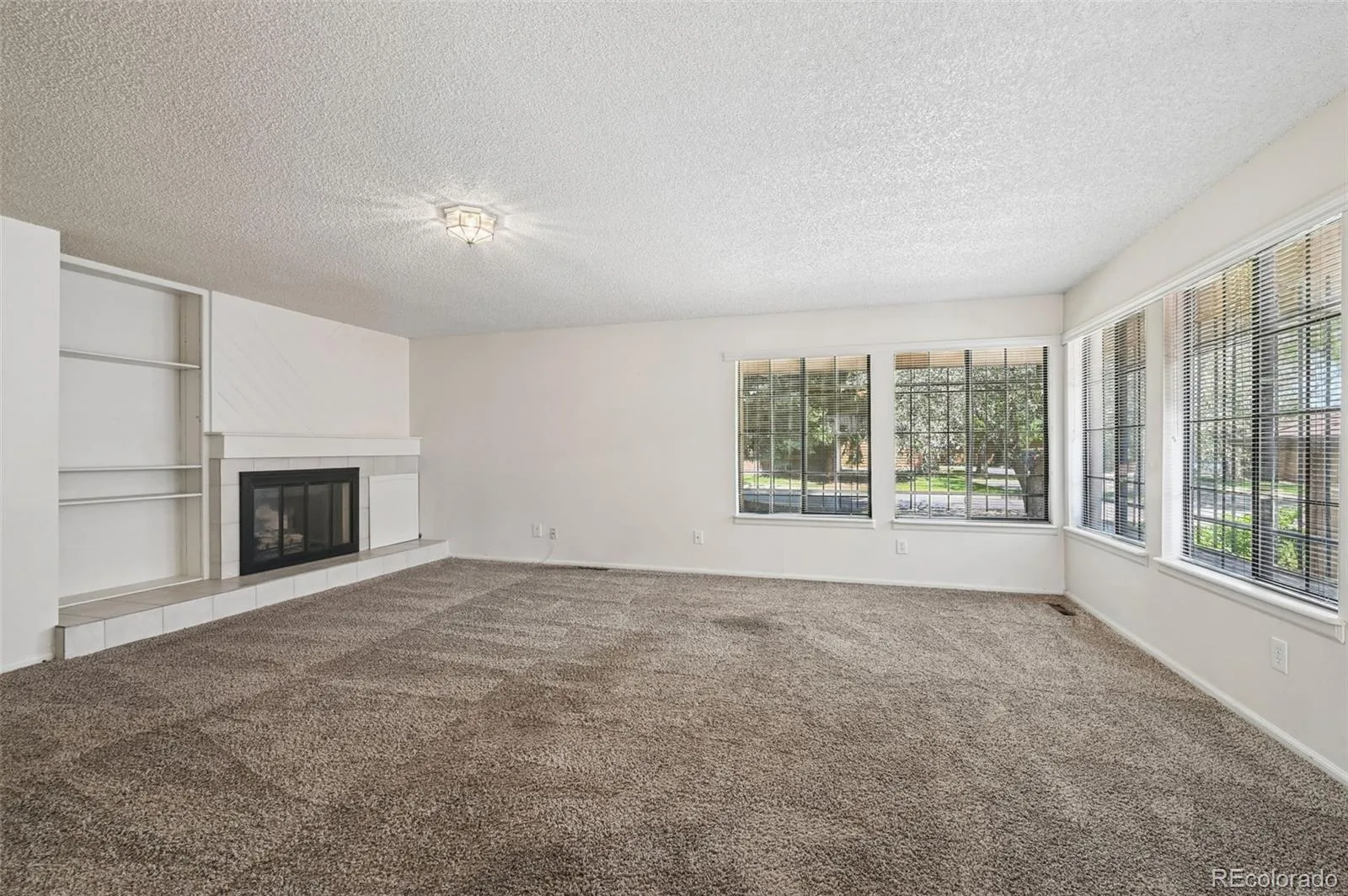 82 S Eagle Circle Aurora CO 80012 MLS #REC7261480 06102026211221 1600 8