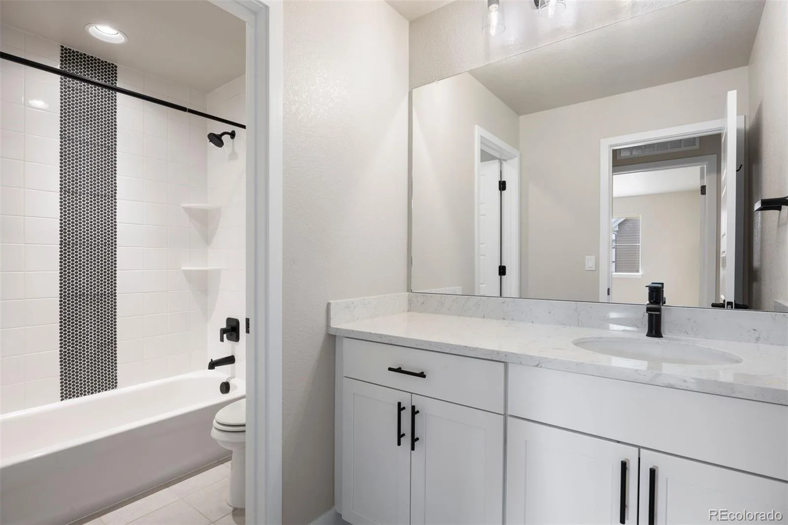 1556 Stablecross Drive Castle Pines CO 80108 MLS #REC7267247 08022026001636 1600 33