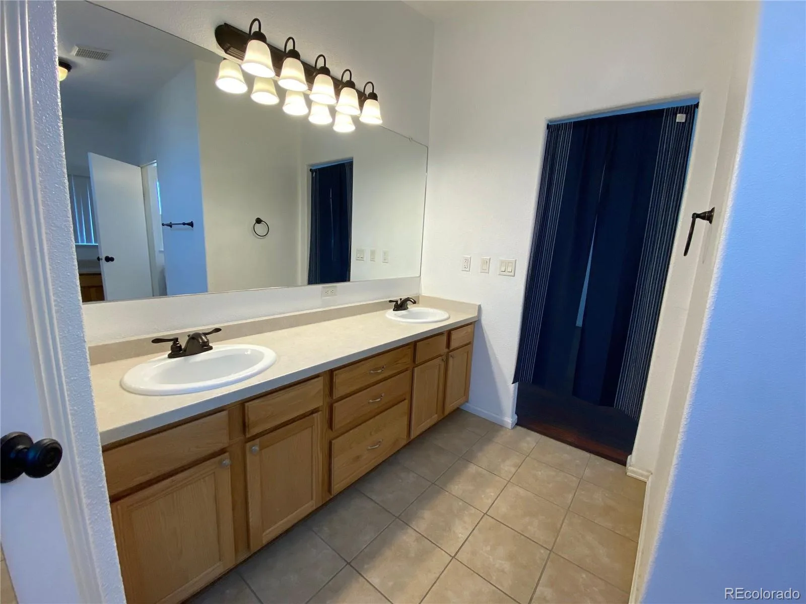 611 W 4th Avenue Denver CO 80223 MLS #REC7267809 06162026221445 1600 18