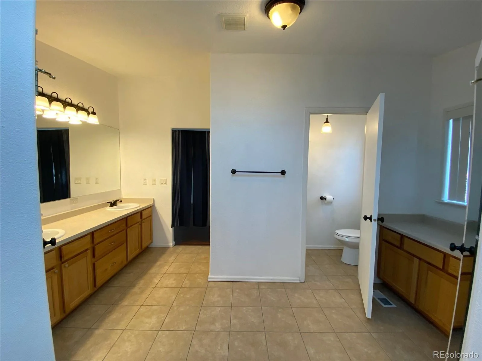 611 W 4th Avenue Denver CO 80223 MLS #REC7267809 06162026221445 1600 20
