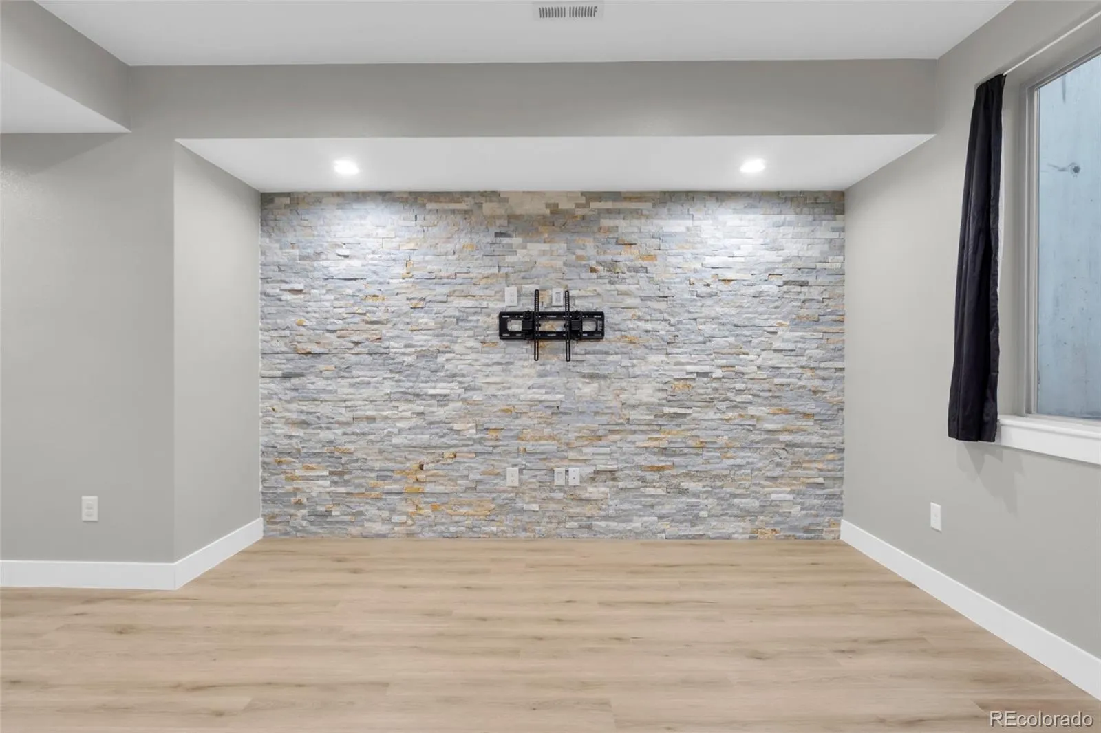 6880 Decatur Street Denver CO 80221 MLS #REC7269405 05092026030609 1600 29