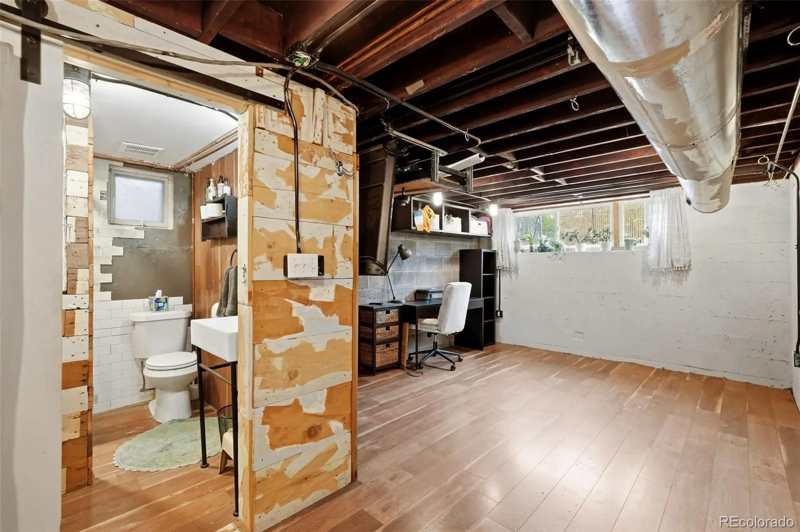 1815 S Cook Street Denver CO 80210 | MLS #REC7275516 10032026182702 1600 24