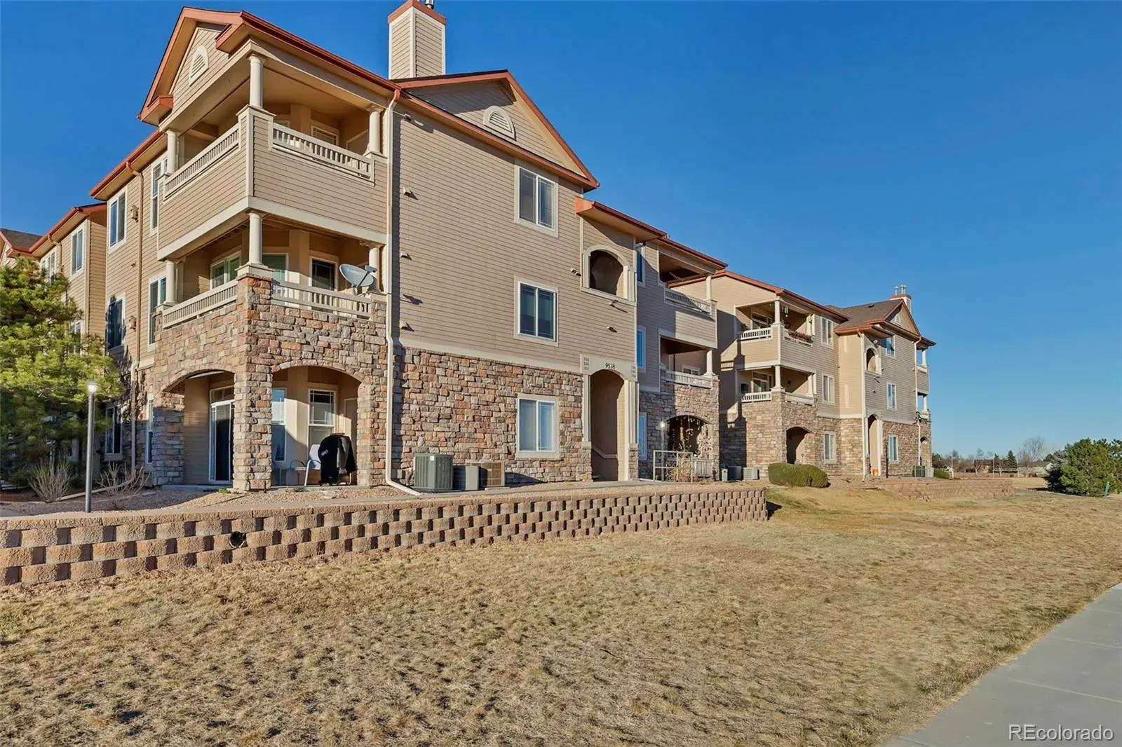 9538 W San Juan Circle #207 Littleton CO 80128 MLS #REC7279395 03032026191533 1600 35