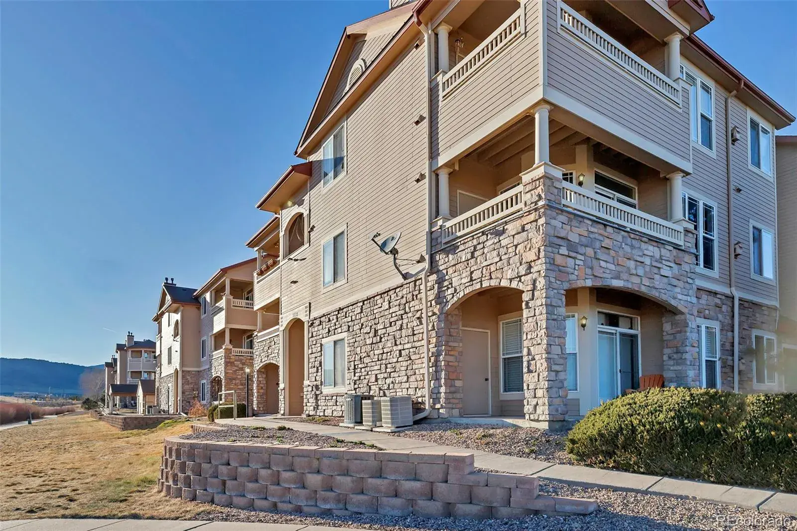 9538 W San Juan Circle #207 Littleton CO 80128 MLS #REC7279395 03032026191533 1600 36