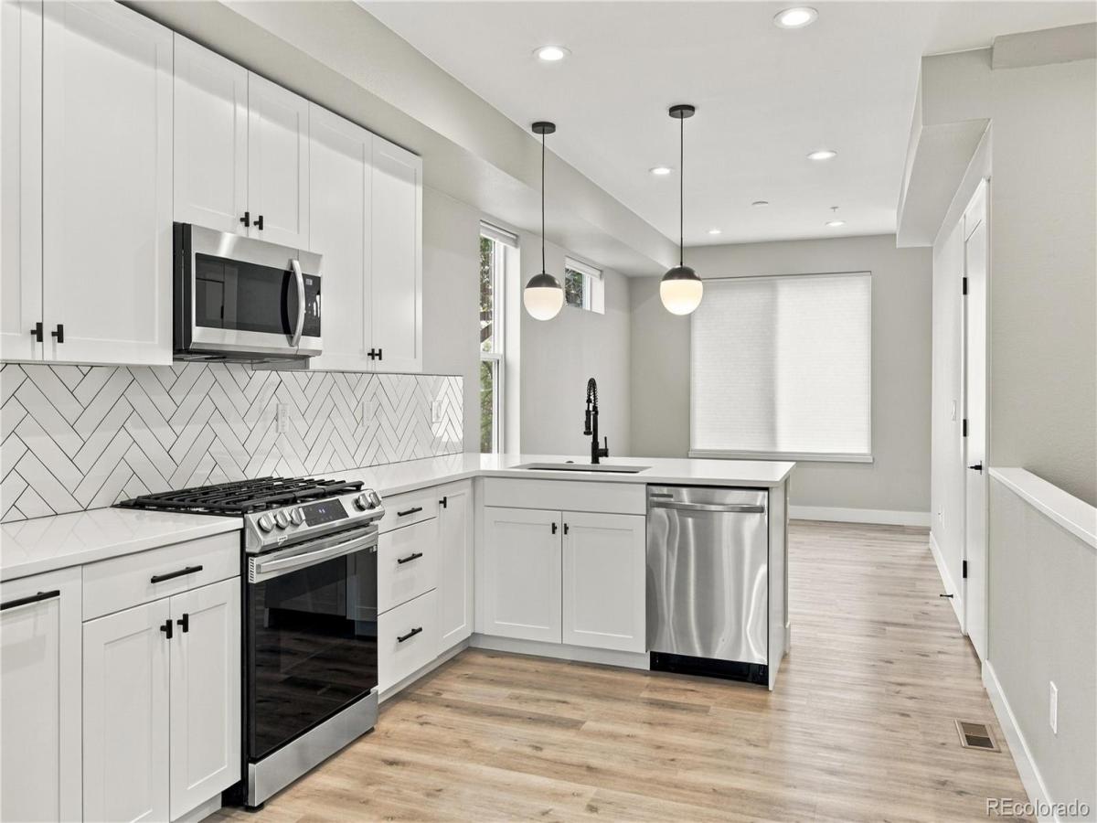 4925 W 10th Avenue #101 Denver CO 80204 | MLS #REC7281087 MLS #REC7281087 image #0