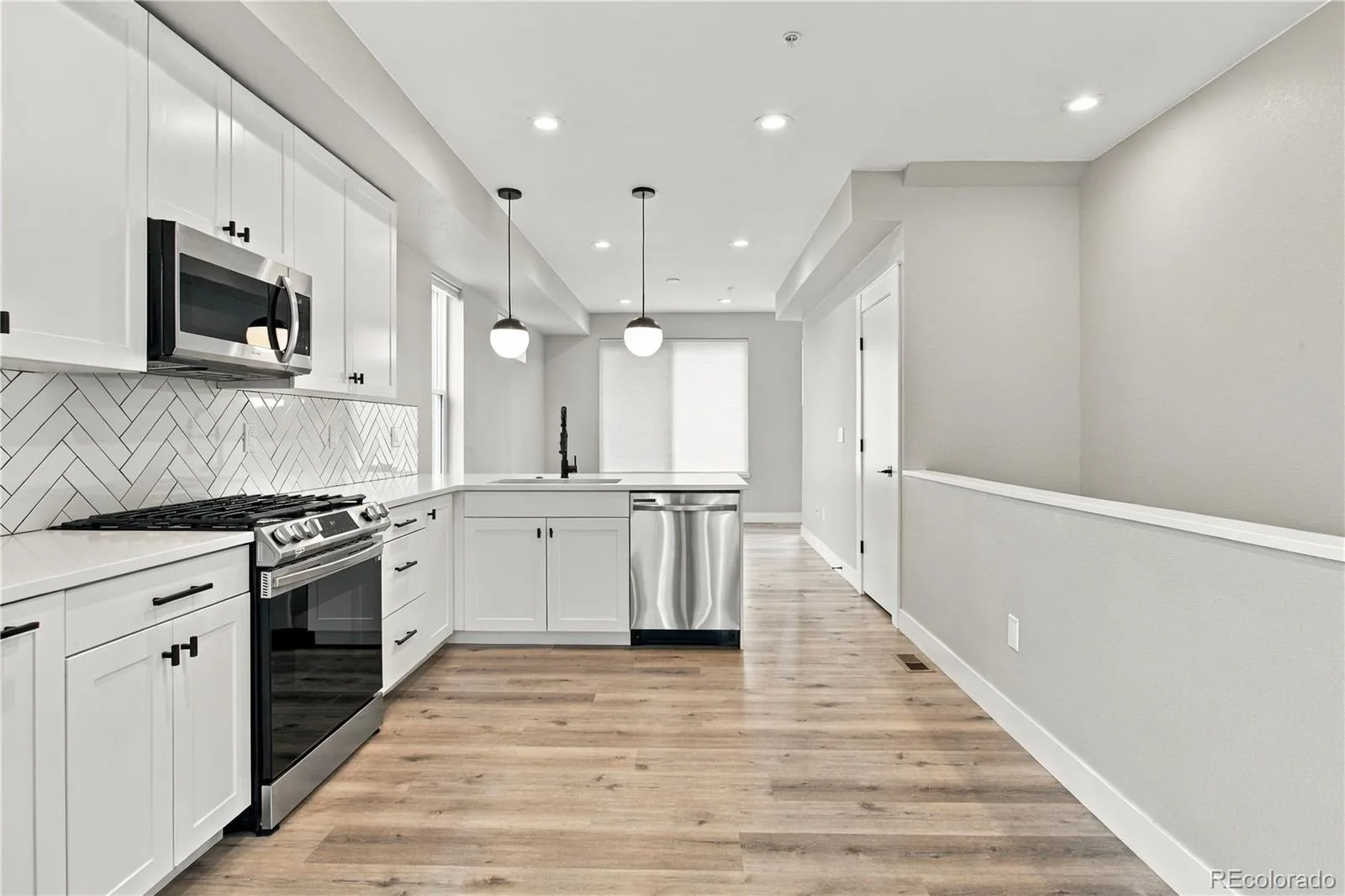 4925 W 10th Avenue #101 Denver CO 80204 | MLS #REC7281087 09242026182539 1600 6