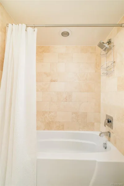 626 S Race Street Denver CO 80209 | MLS #REC7285028 08182026171003 800 32