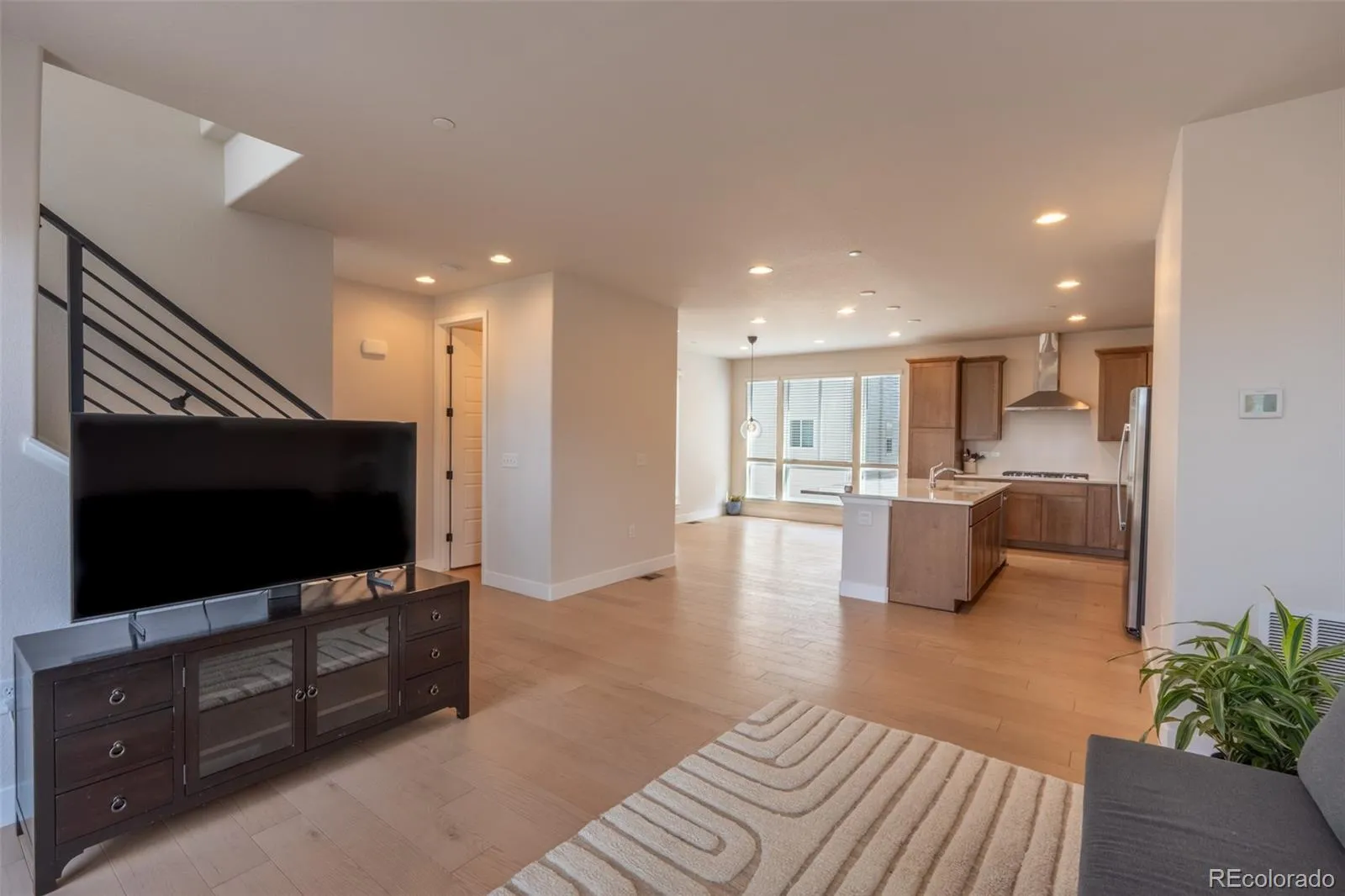 04012026125120 1600 17