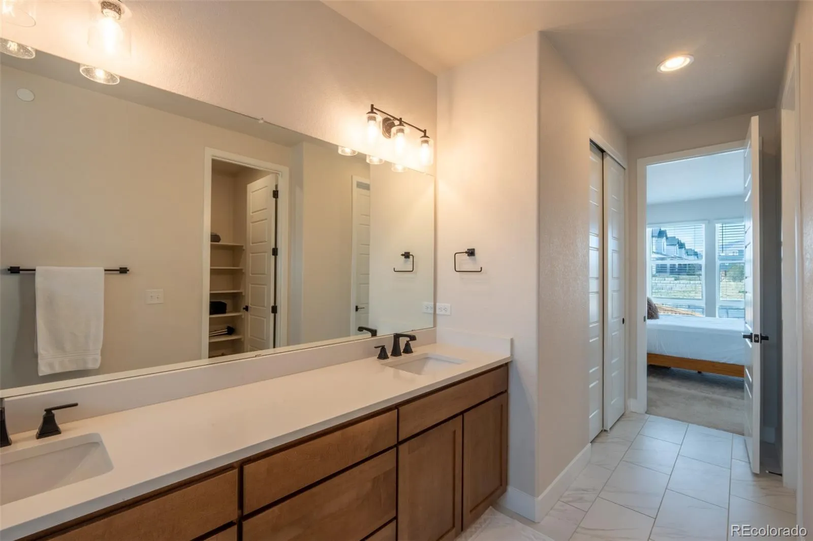 04012026125120 1600 24