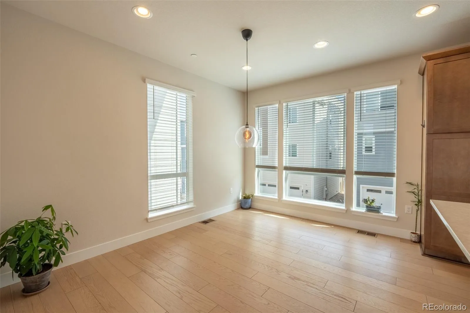 04012026125120 1600 8