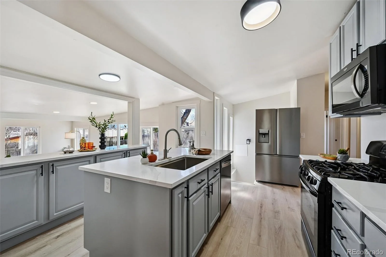 2580 Valley View Drive Denver CO 80221 | MLS #REC7291347 06252026141440 1600 6