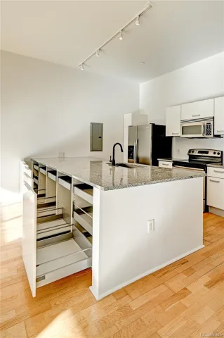 3100 Huron Street #2C Denver CO 80202 | MLS #REC7295995 08242026215520 640 5