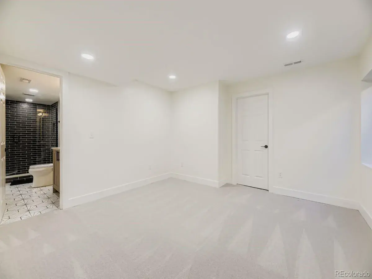 10032025224544 1200 21