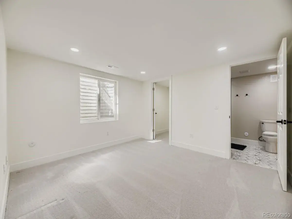 10032025224544 1200 22