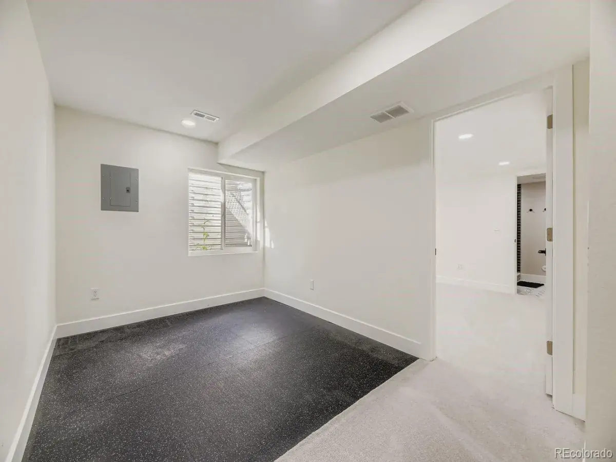 10032025224544 1200 23