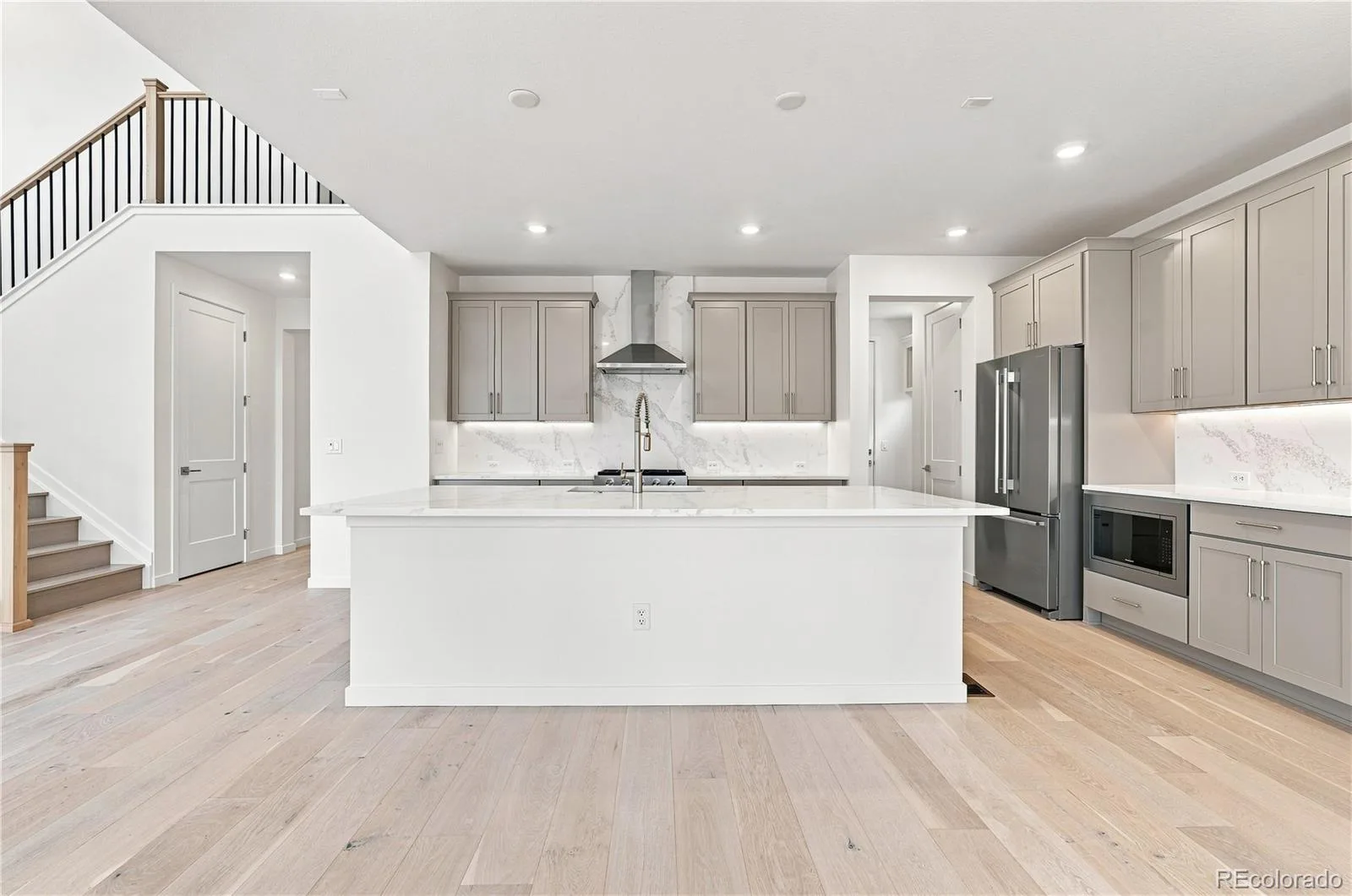 1211 Bridgefield Road Castle Pines CO 80108 | MLS #REC7296962 08242026160808 1600 21